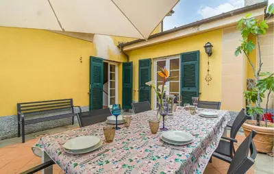 Patio o area all'aperto di Lovely Apartment In Cogorno With Wifi