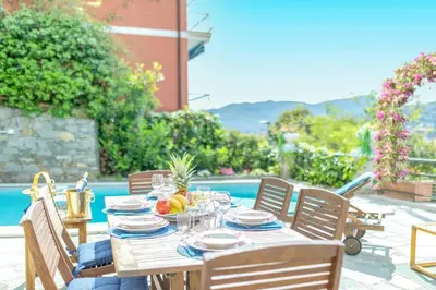 Paesaggio naturale nelle vicinanze della villa