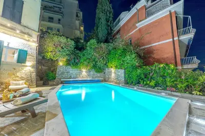 Piscina di [Villa Portofino] Piscina privata • Giardino • 3 parcheggi o nelle vicinanze