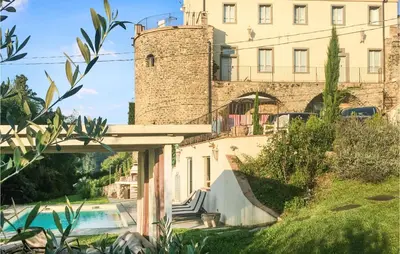 Piscina di 4 Bedroom Beautiful Home In Fivizzano o nelle vicinanze