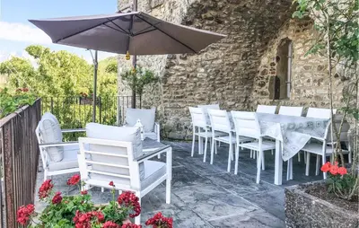 Giardino di 4 Bedroom Beautiful Home In Fivizzano