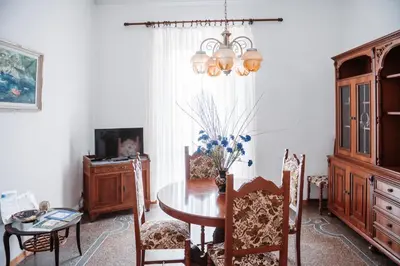TV o dispositivi per l'intrattenimento presso Casa elegante in mezzo al verde