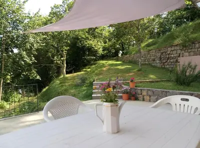 Giardino di casa nel verde della Val di Vara