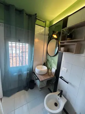 Bagno di Tower 22 - Centre and near train station