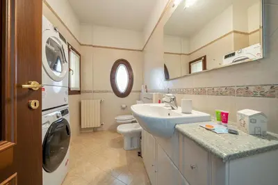 Bagno di [10min dalla Ghirlandina] Love and relax in Modena