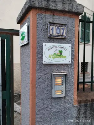 Certificato, attestato, insegna o altro documento esposto da affittacamere IL GIARDINO la spezia cinque terre