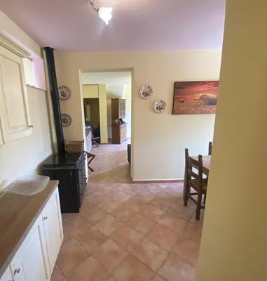 Cucina o angolo cottura di Ca' Degli Ulivi Relax - uso esclusivo con jacuzzi in Lunigiana vicino cinque terre
