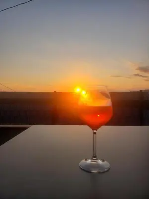 Alba o tramonto visti dall'interno del bed & breakfast o dai dintorni