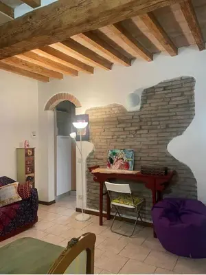 Area soggiorno di CasaFiore Art Bijoux in centro storico a Parma