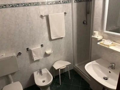 Bagno di Albergo Edera