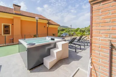 Attrezzature per ping pong presso 045b - Villetta Moderna 02-24E con VASCA IDROMASSAGGIO in giardino, solo 15 minuti da Mare e Spiaggia - Posto Auto GRATUITO o nelle vicinanze