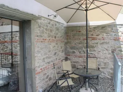 Patio o area all'aperto di Apartment in Casola near Torre di Casola