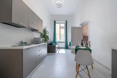 Cucina o angolo cottura di FREE PARKING - Meraviglioso appartamento a Modena