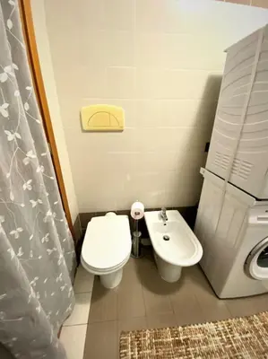 Bagno di Bilocale via Visconti