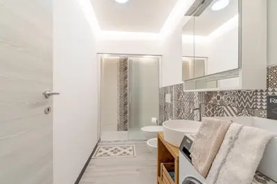 Bagno di GuestHost - Lovely & Cozy Apartment with Terrace