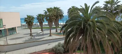 Vista generica sul mare o vista sul mare dall'interno dell'appartamento