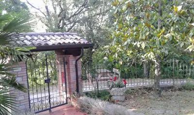Giardino di A fine 2 bedroom stone house in Emila
