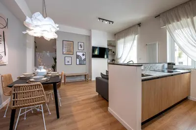 TV o dispositivi per l'intrattenimento presso 224 - Ma & Ma Luxury Apartment, 500metri da mare e spiaggia, vicino alla Baia del Silenzio - PARCHEGGIO GRATIS PRIVATO INCLUSO