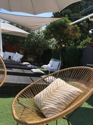 Giardino di B&B Villa la Canonica con piscina a Padernello