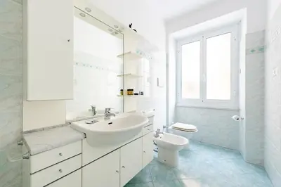 Bagno di JOIVY Cosy flat with parking in Chiavari