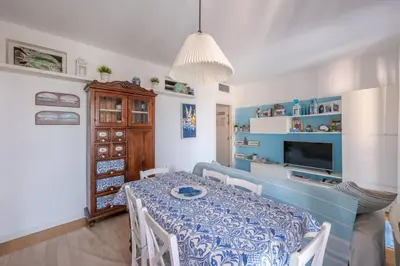 Area soggiorno di SeaView Cavi B. [100mt dal Mare]