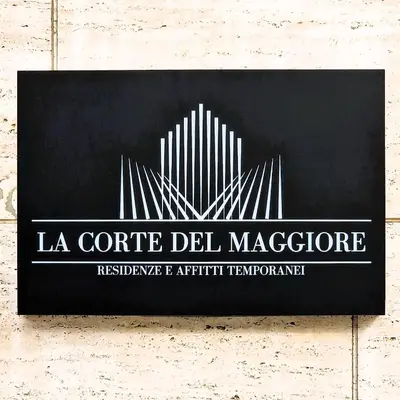 Certificato, attestato, insegna o altro documento esposto da La Corte del Maggiore