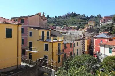 Vista generica su Monterosso al Mare o vista sulla città dall'interno dell'affittacamere