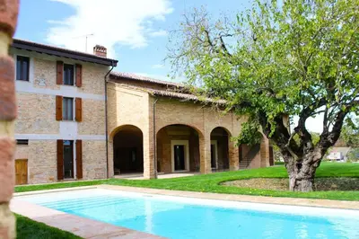 Piscina di Villa Finetta - Tabiano Castello Country Villas o nelle vicinanze