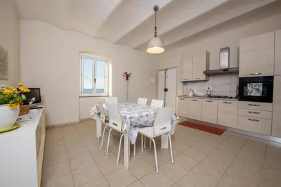 Cucina o angolo cottura di 237 - Casa Colombo Riva Vista Mare a 10metri Spiaggia