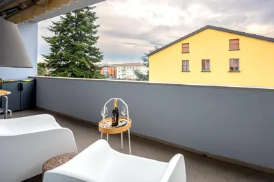 Balcone o terrazza di GuestHost - Parma Elegant and Sweet Apartments