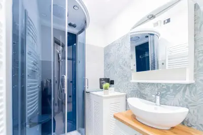 Bagno di 307 - Casa Sara, 5 minuti di auto dal Mare e dal centro di Sestri, con PARCHEGGIO PRIVATO