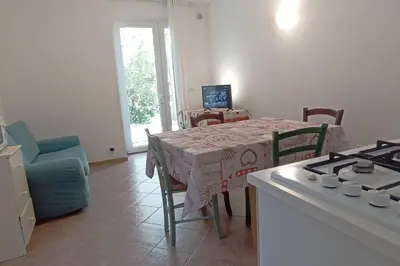 Cucina o angolo cottura di Villa tranquilla immersa nel verde a 2 Km dal mare