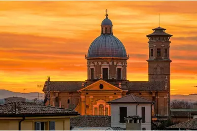Alba o tramonto visti dall'interno dell'appartamento o dai dintorni