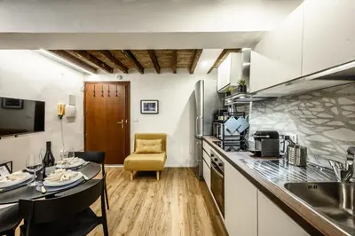 Cucina o angolo cottura di Design in Centro a Modena, pass parcheggio incluso, Appartamento Ciao Bella