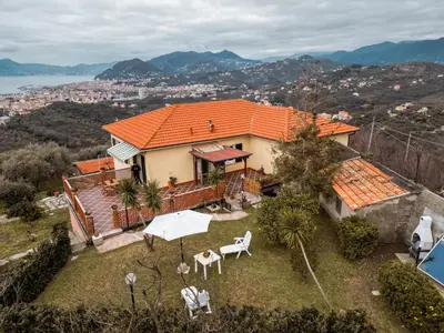 Paesaggio naturale nelle vicinanze della casa vacanze