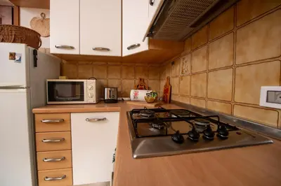 Cucina o angolo cottura di 229 - Casa di Magda - Moneglia, 5minuti a piedi dal mare e spiaggia - PARCHEGGIO PRIVATO INCLUSO