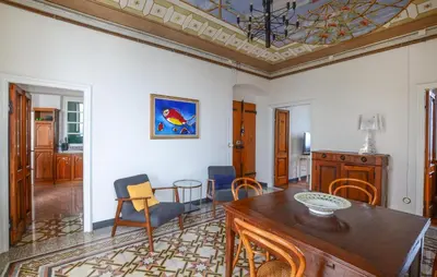 Area soggiorno di 3 Bedroom Amazing Apartment In Zoagli