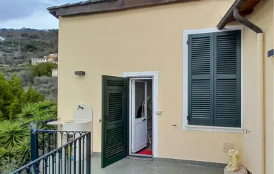 Balcone o terrazza di 3 Bedroom Amazing Apartment In Zoagli
