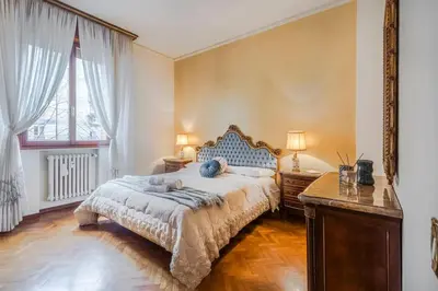 Letto o letti in una camera di Drake's Royal Suite - City Centre & Train Station