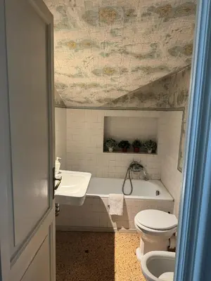 Bagno di City center apt - garage prenotabile