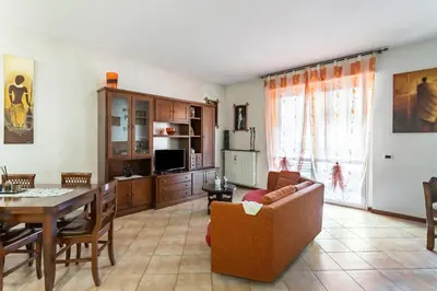 Cucina o angolo cottura di Lilly House - Travacò Siccomario - by HOST4U