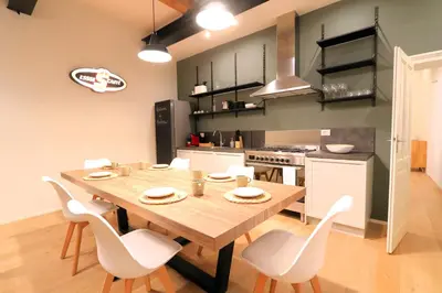 Cucina o angolo cottura di Accademia Suite Modena il tuo soggiorno nel Centro Storico di Modena