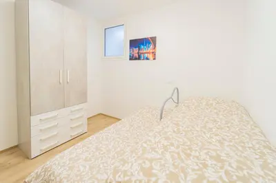 Letto o letti in una camera di 267 - Casa Paradise B1, nel verde di Casarza a 15 minuti d'auto dal Mare - PARCHEGGIO PRIVATO INCLUSO