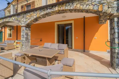 Area soggiorno di 268 - Casa Paradise B2, nel verde di Casarza a 15 minuti d'auto dal Mare - PARCHEGGIO PRIVATO INCLUSO
