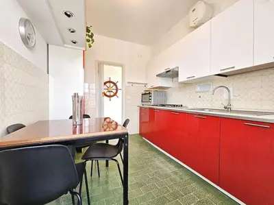 Cucina o angolo cottura di Parking,WiFi, Netflix - Sunny Sea View Haven