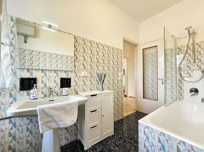 Bagno di Parking,WiFi, Netflix - Sunny Sea View Haven