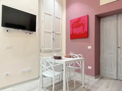 TV o dispositivi per l'intrattenimento presso 300m dal Duomo - Due Magnifici Appartamenti Moderni