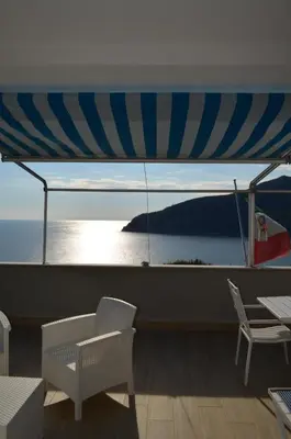 Vista generica sul mare o vista sul mare dall'interno della casa vacanze