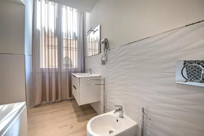 Bagno di 241 - Camera Nord Est - Affittacamere Sara Home Chiavari, 200Metri dal Mare