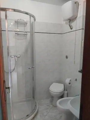 Bagno di Casa indipendente silenziosa, super relax nel verde a pochi minuti dal mare
